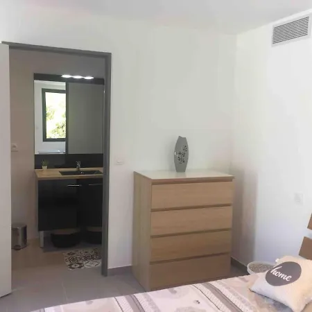 Apartment Rez-de-chaussee De 45m2, Piscine, Climatisation, Parking Aix-en-Provence
