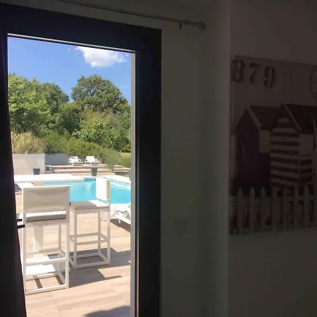 Rez-de-chaussee De 45m2, Piscine, Climatisation, Parking Apartment