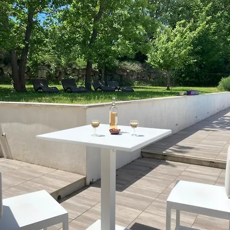 Apartment Rez-de-chaussee De 45m2, Piscine, Climatisation, Parking *